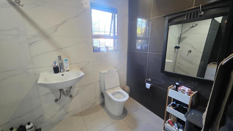 4 Bedroom Property for Sale in Glenwood Western Cape